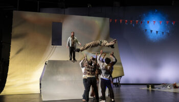 « Immaqaa ici peut-être » de Mathurin Bolze, une pièce lumineuse - Critique sortie Cirque Sartrouville Théâtre de Sartrouville et des Yvelines