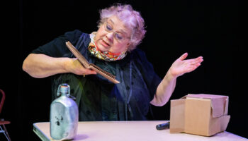 La géniale Christine Murillo s’empare de la figure iconoclaste de Pauline Carton dans « Pauline & Carton etc. » - Critique sortie Théâtre Paris Théâtre Artistic Athévains