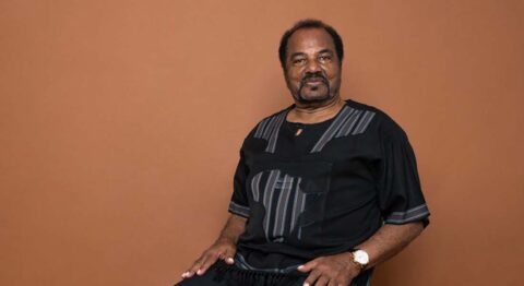 Bonga, le vétéran angolais et ses sensuelles sembas aux faux airs de blues, d’exil, de péril, d’amour. - Critique sortie Jazz / Musiques Saint-Quentin-en-Yvelines Théâtre de Saint-Quentin-en-Yvelines