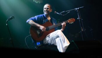 Moreno Veloso joue son album « Mundo Paralelo » en quartet - Critique sortie Jazz Paris Le New Morning