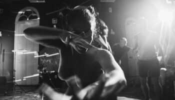 Jéssica Teixeira avec « Monga » s’inspire des Freak Shows - Critique sortie  Paris Atelier de Paris / CDCN - Cartoucherie