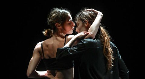 « Ne me touchez pas » de Laura Bachman - Critique sortie Danse Guyancourt Théâtre de Saint-Quentin-en-Yvelines