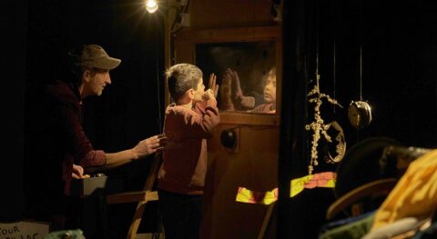 « Rue d’Orchampt », une galerie d’illusions théâtrale par le groupe ZUR - Critique sortie Théâtre Paris CENTQUATRE-PARIS