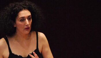 “Moving with Pina”,   trois solos de Cristiana Morganti - Critique sortie Danse Paris Théâtre de la Ville Les Abbesses