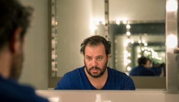 David Ayala rend hommage à la poésie du Palestinien Mahmoud Darwich dans « Un autre jour viendra » - Critique sortie Théâtre Ivry-sur-Seine Théâtre des Quartiers d’Ivry - Centre Dramatique National du Val-de-Marne