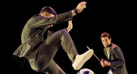 Fouad Boussouf revient avec « °Up », entre violon et football freestyle - Critique sortie Danse Paris Equinoxe