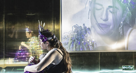 « Valentina » de Caroline Guiela Nguyen, un conte contemporain troublant et lumineux - Critique sortie Théâtre Paris Théâtre des Abbesses