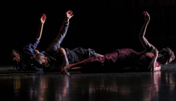 « Fragmented Shadows » de Wanjiru Kamuyu, une danse libératrice - Critique sortie  Paris Théâtre de l’Aquarium