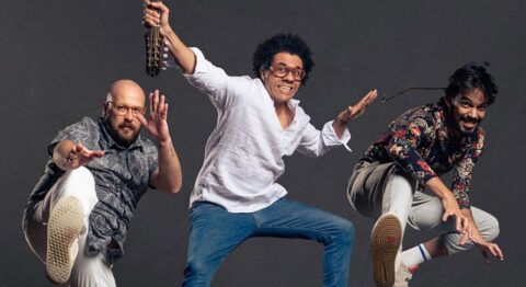 L&rsquo;expert de la mandoline Hamilton de Holanda et son trio en concert - Critique sortie Jazz / Musiques Paris Théâtre de la Ville