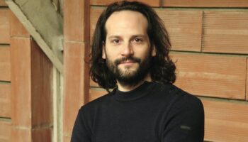 Adrien Béal explore notre rapport à la temporalité dans « Dialogue avec ce qui se passe » - Critique sortie Théâtre Vitry-sur-Seine Studio-Théâtre de Vitry