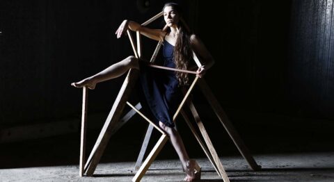 «     » Camille Boitel et Sève Bernard mettent leur création entre guillemets. - Critique sortie Danse Montpellier