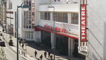 Daniel Jeanneteau aura défendu, à Gennevilliers, l’utopie d’une institution vivante qui travaille à devenir « le théâtre de tout le monde ». - Critique sortie  Gennevilliers T2G – Théâtre de Gennevilliers - Centre dramatique national