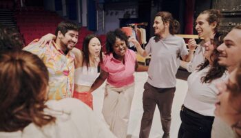 « La Belle Jeunesse », une association pour favoriser l’implication de la jeunesse dans une démarche artistique. - Critique sortie 