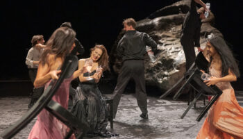 « Vollmond », la merveilleuse pleine lune de Pina Bausch - Critique sortie Danse Paris Théâtre de la Ville-Sarah Bernhardt