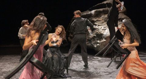 « Vollmond », la merveilleuse pleine lune de Pina Bausch - Critique sortie Danse Paris Théâtre de la Ville-Sarah Bernhardt