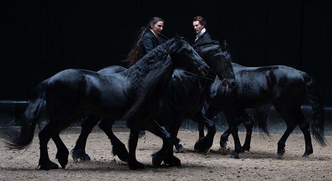 Une ode aux vivants, au domestique et au naturel : « Entre chiens et loups » de Camille et Manolo. - Critique sortie Avignon / 2025 Villeneuve lez Avignon Avignon Off. Festival Villeneuve en Scène