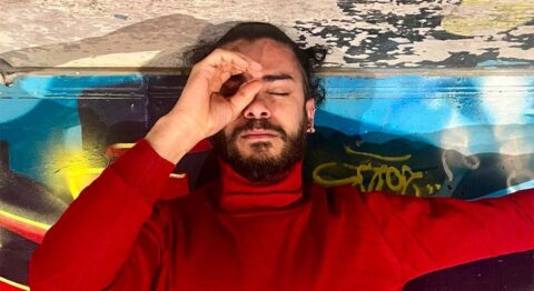 Mohamed Toukabri crée « Every-body-knows-what-tomorrow-brings-and-we-all-know-what-happened-yesterday » - Critique sortie Avignon / 2025 Avignon Festival d’Avignon. Les Hivernales