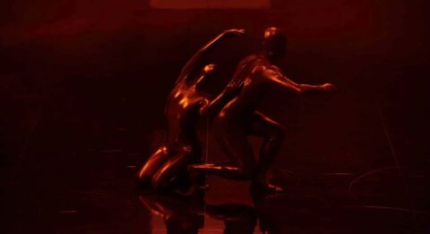 De la rue au plateau : « La Chair de l’Objet », un dialogue dansé entre la jeunesse contemporaine et David Drouard - Critique sortie Avignon / 2025 Avignon Avignon Off. La Scierie