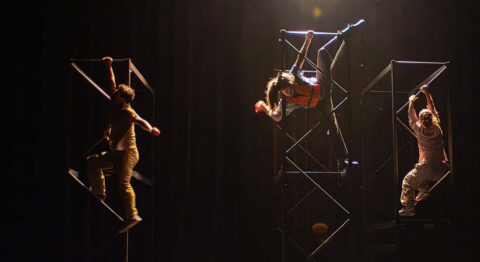 « KANO », quand le langage circassien aborde la douloureuse question de la migration par les Argonautes - Critique sortie Avignon / 2025 Avignon Avignon Off. Présence Pasteur