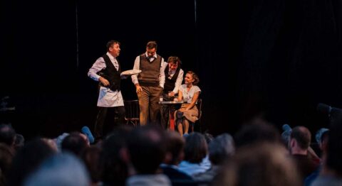 Avec « Le Schpountz », Delphine Depardieu et Arthur Cachia remettent Pagnol à l’affiche. - Critique sortie Avignon / 2025 Avignon Avignon Off. La Condition des Soies – Salle Molière