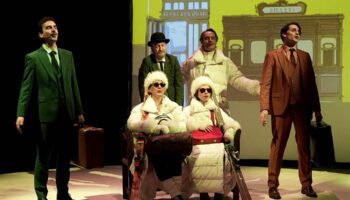 En route pour les Alpes suisses avec Frédérique Lazarini qui redonne vie au « Voyage de Monsieur Perrichon » de Labiche. - Critique sortie Avignon / 2025 Avignon Avignon Off. Théâtre du Chêne Noir