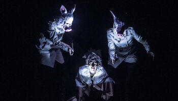 La Cie Hippocampe sonde la peur et son utilisation politique dans « Pour votre bien ». - Critique sortie Avignon / 2025 Avignon Avignon Off. La Fabrik Théâtre