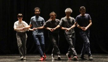« Amazigh in situ » de Filipe Lourenço revisite la danse Ahidous. - Critique sortie Avignon / 2025 Avignon Avignon Off. La Belle Scène Saint-Denis à La Parenthese