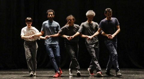 « Amazigh in situ » de Filipe Lourenço revisite la danse Ahidous. - Critique sortie Avignon / 2025 Avignon Avignon Off. La Belle Scène Saint-Denis à La Parenthese