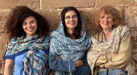 Anne-Laure Liégeois nous ouvre les pages de l’œuvre de la sociologue féministe marocaine Fatéma Mernissi avec « Harems ». - Critique sortie Avignon / 2025 Avignon Avignon off. Théâtre Transversal