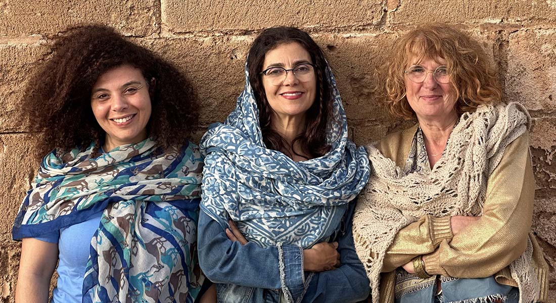 Anne-Laure Liégeois nous ouvre les page de l’œuvre de la sociologue féministe marocaine Fatéma Mernissi avec « Harems ». - Critique sortie Avignon / 2025 Avignon Avignon off. Théâtre Transversal