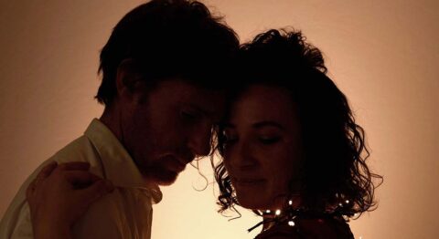 Alison Demay crée « L&rsquo;Apparence des Choses », du théâtre musical intime qui traite de l’absence. - Critique sortie Avignon / 2025 Avignon Avignon Off. Théâtre des Lila’s