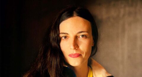 « Radio Live » d’Aurélie Charon et Amélie Bonnin revient en triptyque et fait, encore et toujours, dialoguer les jeunes gens engagés du monde entier. - Critique sortie Avignon / 2025 Avignon Festival d’Avignon. Théâtre Benoît XII