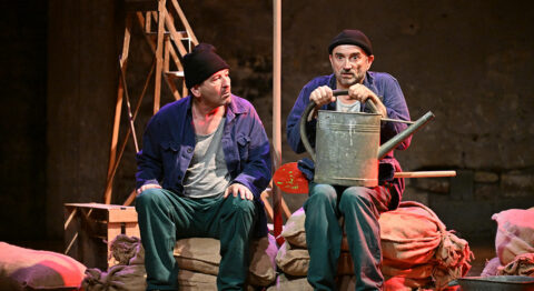 « Cendres sur les mains » de Laurent Gaudé, mis en scène par Alexandre Tchobanoff, soulève les enjeux liés aux victimes de guerre. - Critique sortie Avignon / 2025 Avignon Avignon Off. Théâtre du Girasole