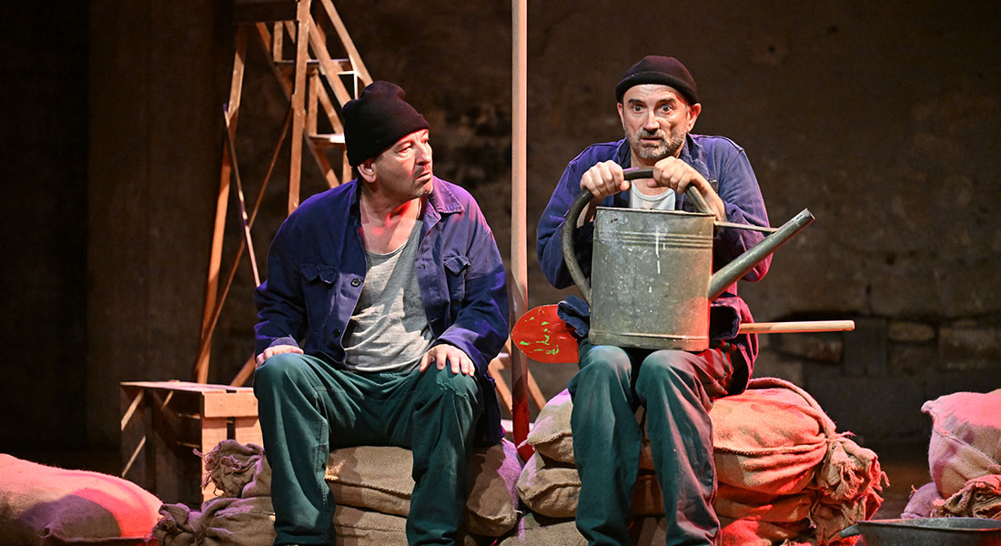 « Cendres sur les mains » de Laurent Gaudé, mis en scène par Alexandre Tchobanoff, soulève les enjeux liés aux victimes de guerre. - Critique sortie Avignon / 2025 Avignon Avignon Off. Théâtre du Girasole