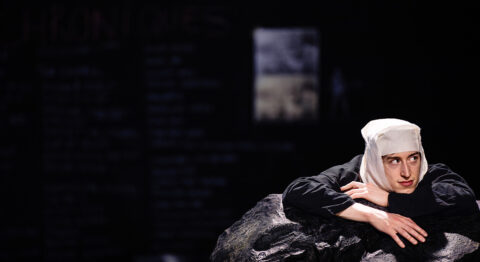 Gabriela Carrizo et la Cie Peeping Tom créent « Chroniques », un spectacle d’une beauté sombre et envoûtante - Critique sortie Danse Marseille La Criée - Théâtre National de Marseille