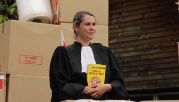Anatomie d’un fiasco judiciaire, « C.R.A.S.H. » : la compagnie Hors-Jeu rejoue l’affaire de Tarnac. - Critique sortie Avignon / 2025 Avignon Avignon Off. Théâtre des Carmes