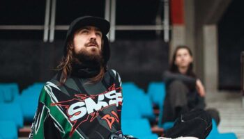 Uzee Rock, star du breakdance, réinvente la danse ukrainienne dans « Crawl » par Olga Dukhovna. - Critique sortie Avignon / 2025 Avignon Avignon Off. La Belle Scène Saint-Denis