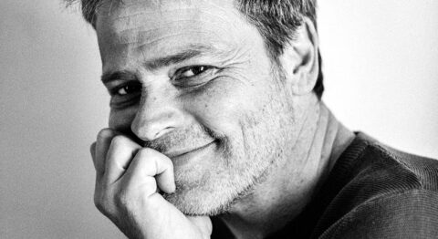 Enregistré en public et en direct par Frédéric de Goldfiem « Dissonances » interroge la figure de Jeanne D’arc. - Critique sortie Avignon / 2025 Avignon Avignon Off. Théâtre des Carmes-André Benedetto