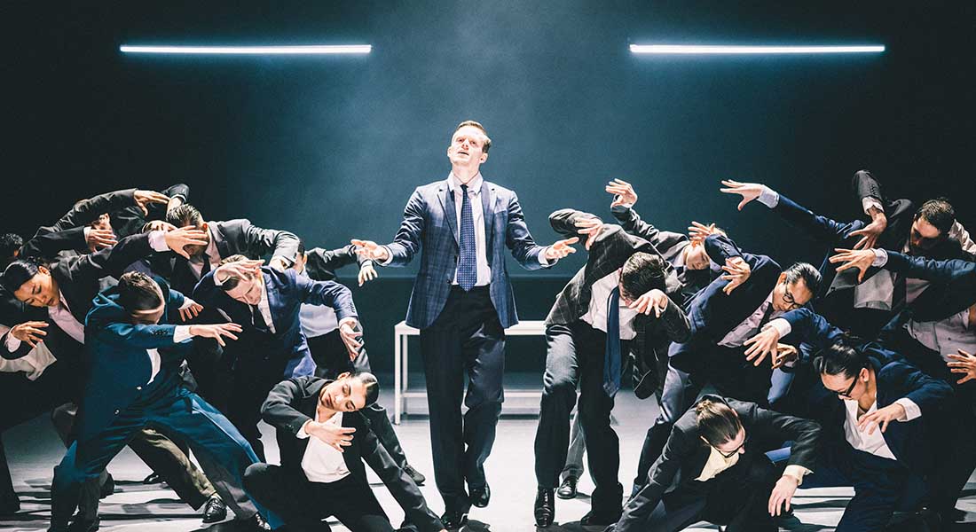 Urgence ! Crystal Pite et Simon McBurney présentent « Figures in Exctintion » avec le Nederlands Dans Theater, une trilogie hors normes - Critique sortie Danse Montpellier Opéra Berlioz Le Corum