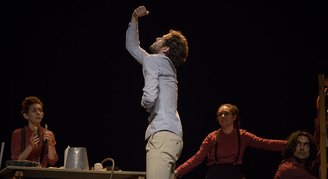 Marc Granier et la Cie Bpm bruitent et rythment la vie monotone d’un employé de bureau dans « Frantz ». - Critique sortie Avignon / 2025 Avignon Avignon Off. La Scala Provence