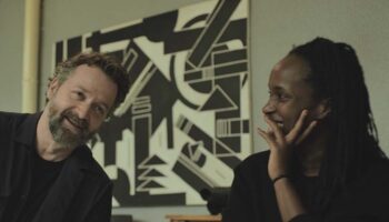 « Gahugu Gato (Petit Pays) » de Gaël Faye et « Ça ne se fait pas »  : Frédéric Fisbach entre mémoire du Rwanda et récits de jeunesse. - Critique sortie Avignon / 2025 Avignon Festival d’Avignon. Cloître des Célestins