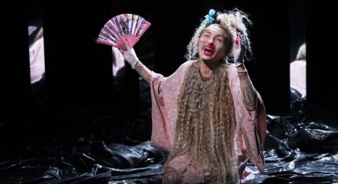 Avec « Il n’y a pas de Ajar », Delphine Horvilleur et Johanna Nizard créent une entourloupe littéraire hilarante. - Critique sortie Avignon / 2025 Avignon Avignon Off. Le 11. Avignon