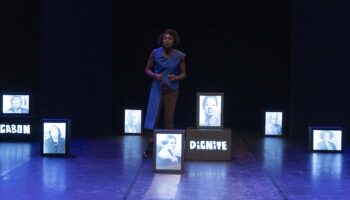 Mavikana Badinga écrit sur ses difficultés identitaires en tant que jeune femme afro-descendante dans « J’ai plusieurs terres ». - Critique sortie Avignon / 2025 Avignon Avignon Off. La Factory – Salle Tomasi