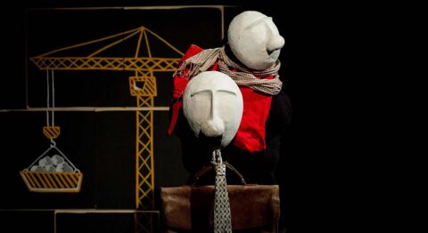 A Kan la Dériv’ déploie son théâtre d’objets dans « Jeu » et valorise l’imaginaire des enfants. - Critique sortie Avignon / 2025 Avignon Avignon Off. Théâtre Artéphile