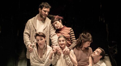 Alain Batis et Léonore Confino reprennent « L’Enfant de Verre », partition saisissante autour des violences intra-familiales. - Critique sortie Avignon / 2025 Avignon Avignon Off. Présence Pasteur