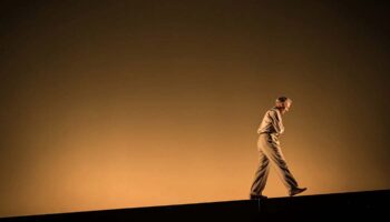 Pour Stéphane Olivié Brisson, il faut imaginer « La Mort Heureuse ». - Critique sortie Avignon / 2025 Avignon Avignon Off. Théâtre de l’Oulle