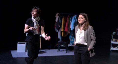 « La Tête ailleurs » de la Cie Minds at Work ou la musique pour représenter le deuil. - Critique sortie Avignon / 2025 Avignon Avignon Off. Le 11. Avignon