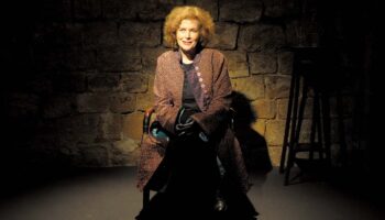 « Le Chef-d’œuvre inconnu », Michel Favart réinvente la quête visionnaire de l’art, portée par la grâce de Catherine Aymerie - Critique sortie Avignon / 2025 Avignon Avignon Off. Théâtre Le 3S-Le Quatre