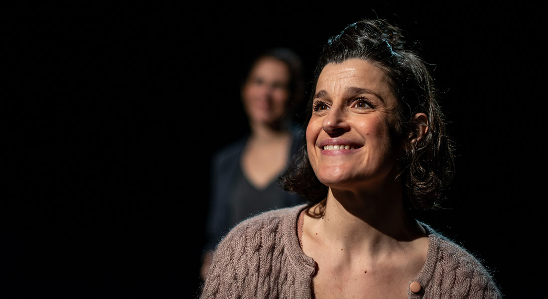 « Le chœur des femmes », de la compagnie Actes Uniques, donne voix aux patientes victimes de violences médicales. - Critique sortie Avignon / 2025 Avignon Avignon Off. Théâtre Artéphile