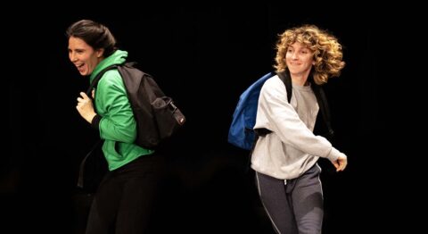 Sensibilisation à l’anxiété par Louise Bénichou et Marion Brest dans « Le Journal de Maïa ». - Critique sortie Avignon / 2025 Avignon Avignon Off. Théâtre du Train Bleu
